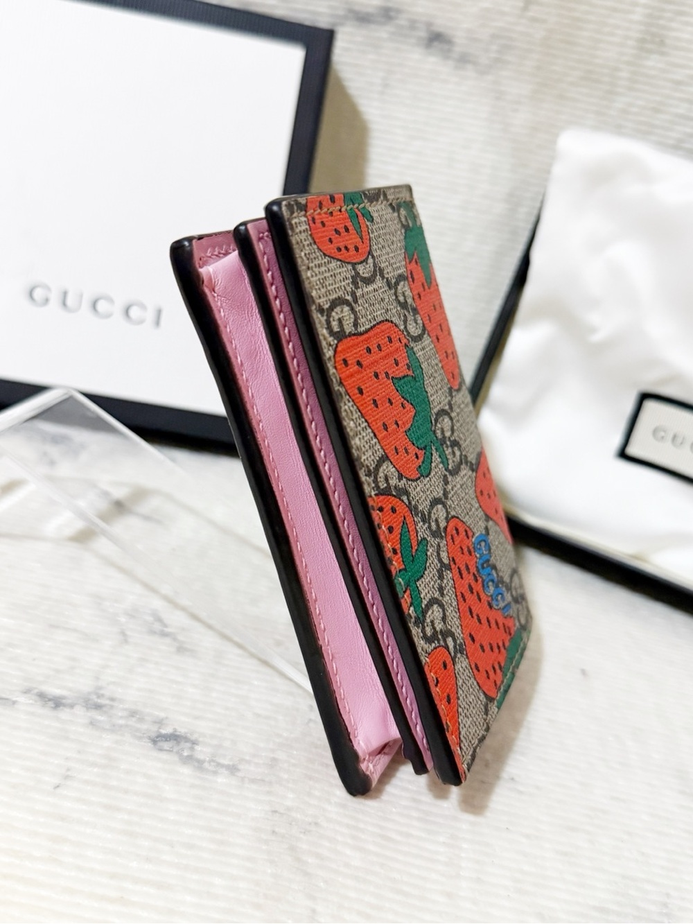 Gucci GG Supreme Strawberry Print Card Case Wallet with COA - Picture 14 of 17